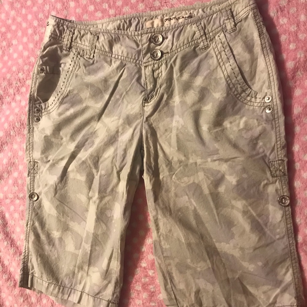 DKNY jeans cameo